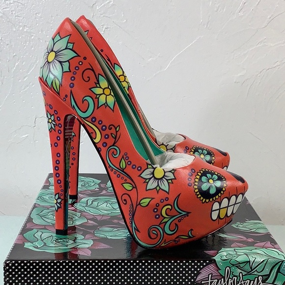 Taylor says Skully Stiletto Platform Heels size 7 NWT - Picture 10 of 16